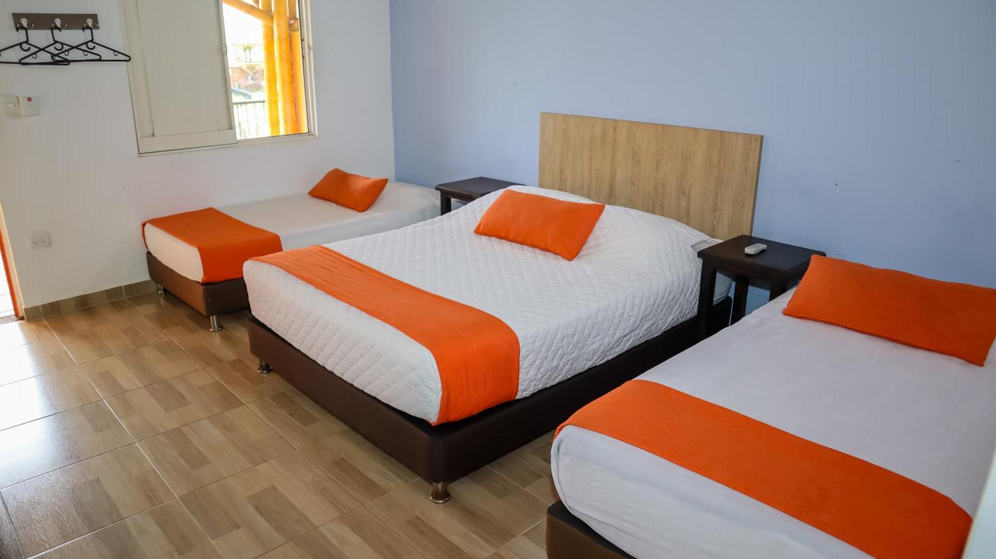 Hotel Parque De Los Arrieros Монтенегро Экстерьер фото